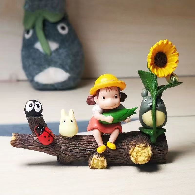 Totoro & Mei Resin Figurine Diorama – Studio Ghibli Inspired Miniature Home Decor